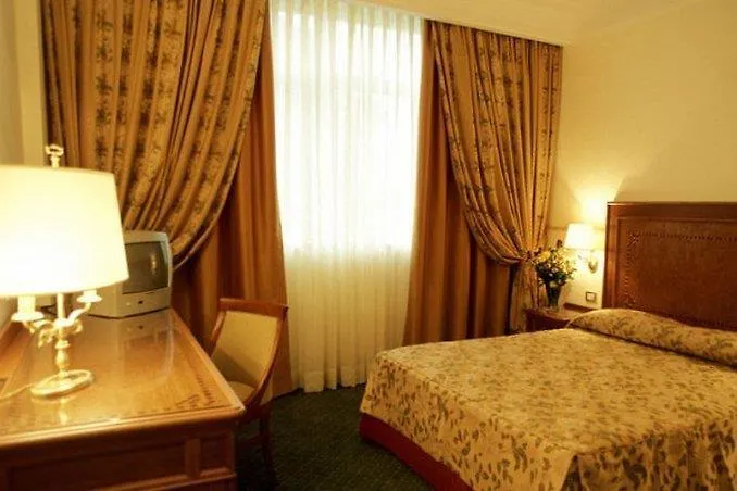 Sunrise Hotel Рим