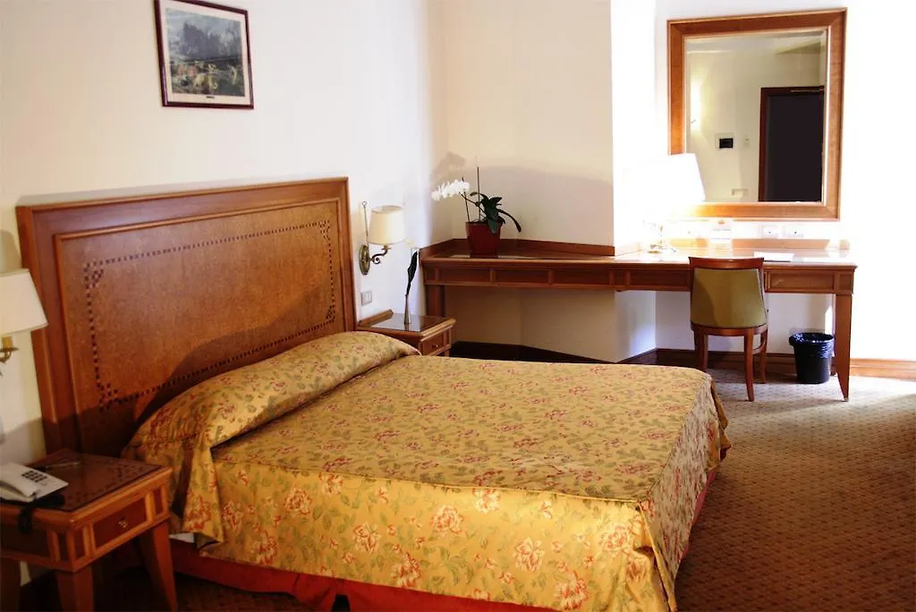 Sunrise Hotel Rome 4*,