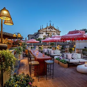 9hotel Cesari מלון